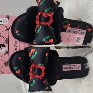 🔹️Juicy Couture🔹️ Black Satin Cherry Print Bow Faux Fur Slippers Size 6.5